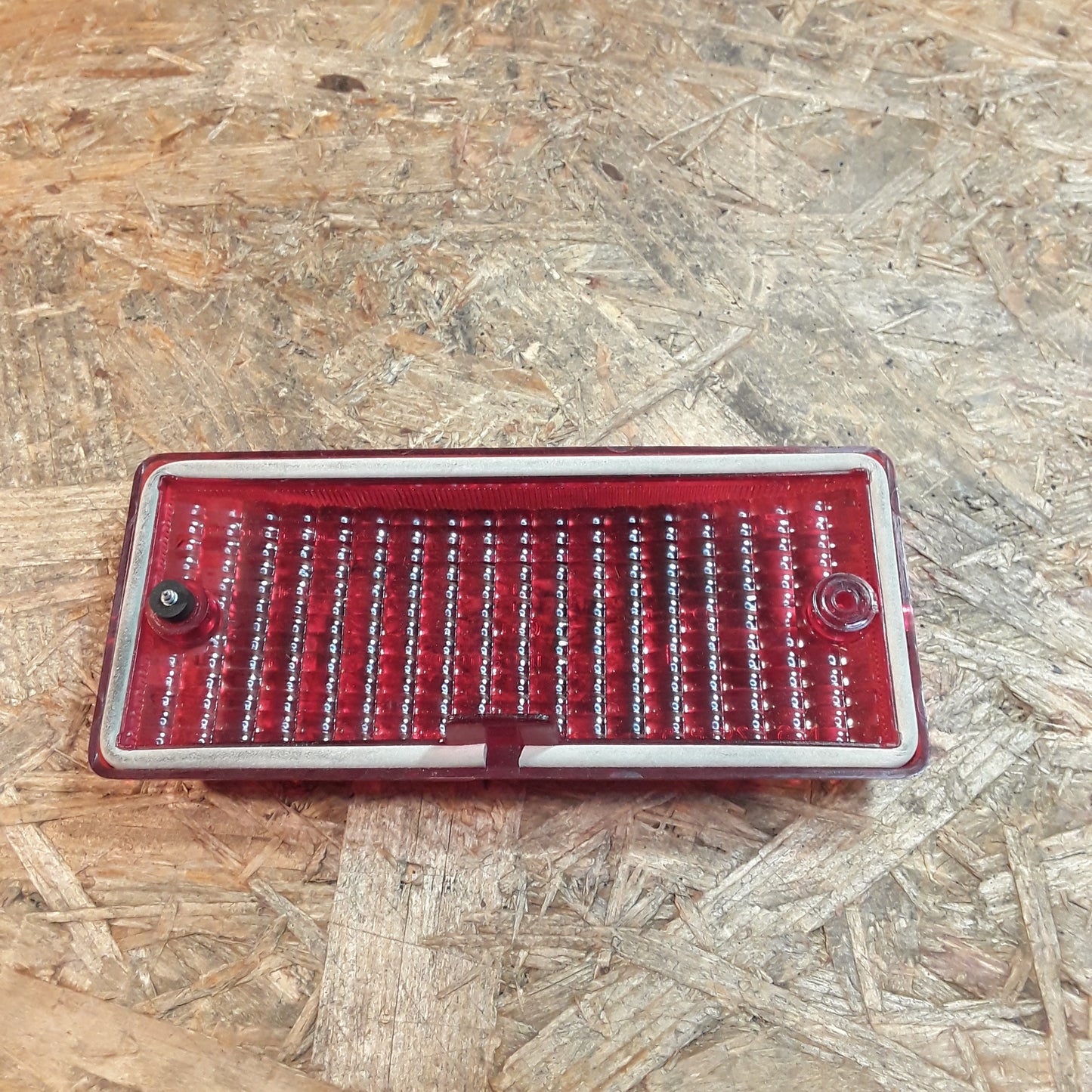 Rekord D Lichtscheibe rot original GM Opel Hella NEU