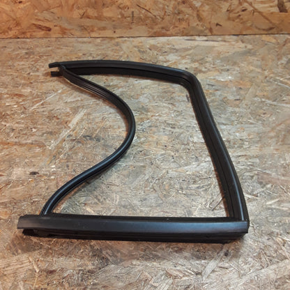 Kadett E 5-Türer Dichtung Seitenwand original GM Opel NEU