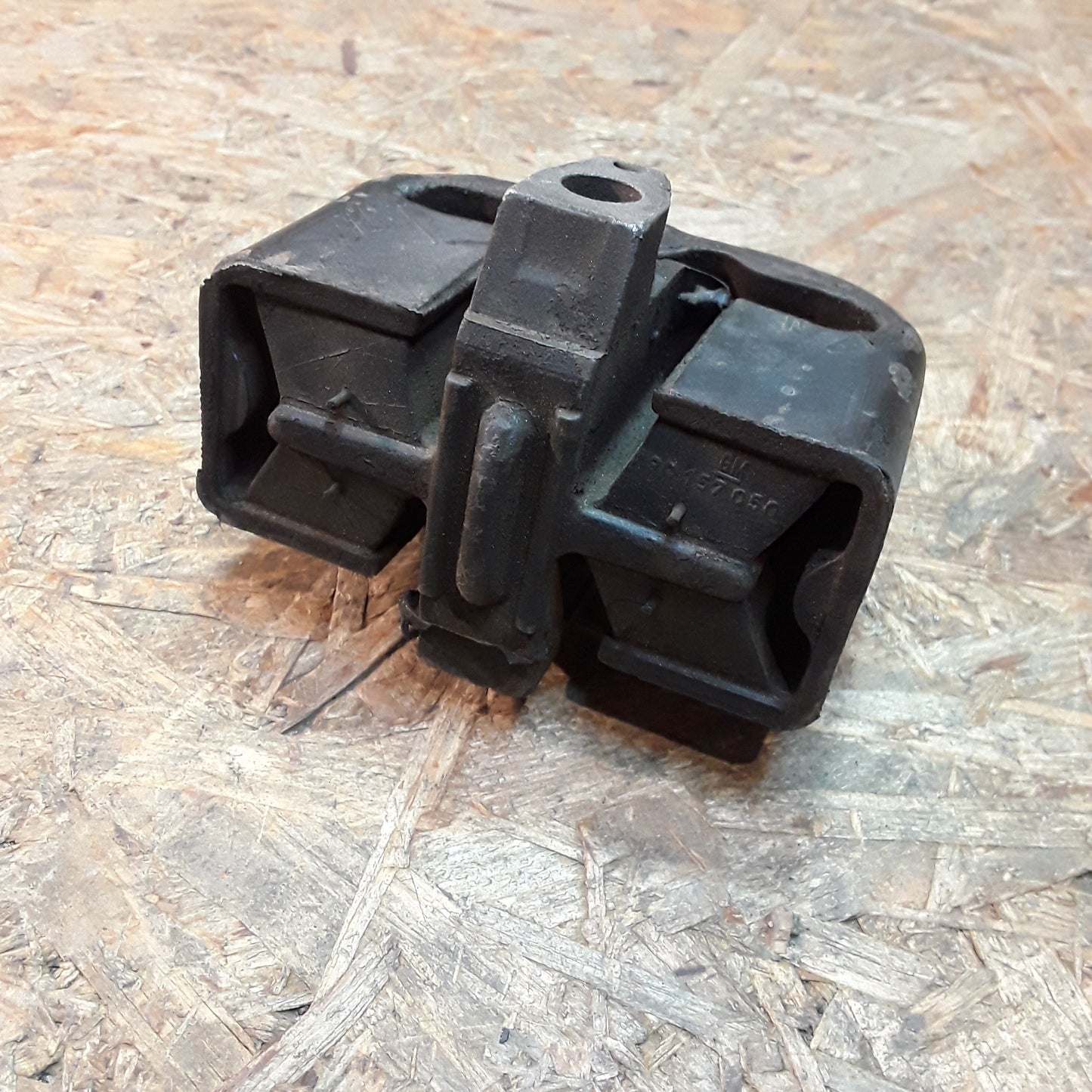 Corsa C Tigra Motorlager Lagerung Automatikgetriebe Halter Motoraufhängung Motor vorne links original GM Opel NEU