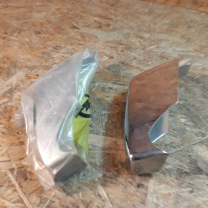 Ascona A Manta A Horn-Set an Stoßstange vorne, Chrom original GM Opel NEU