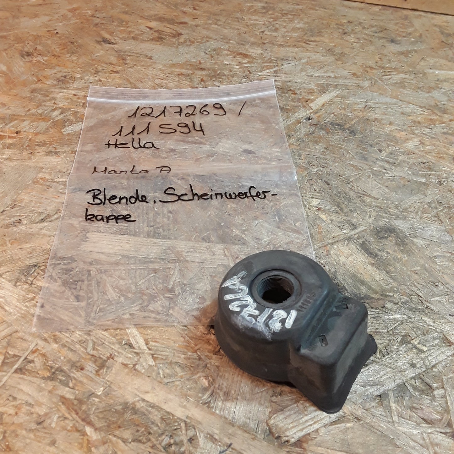 Manta A Blende Scheinwerferkappe original Hella NEU