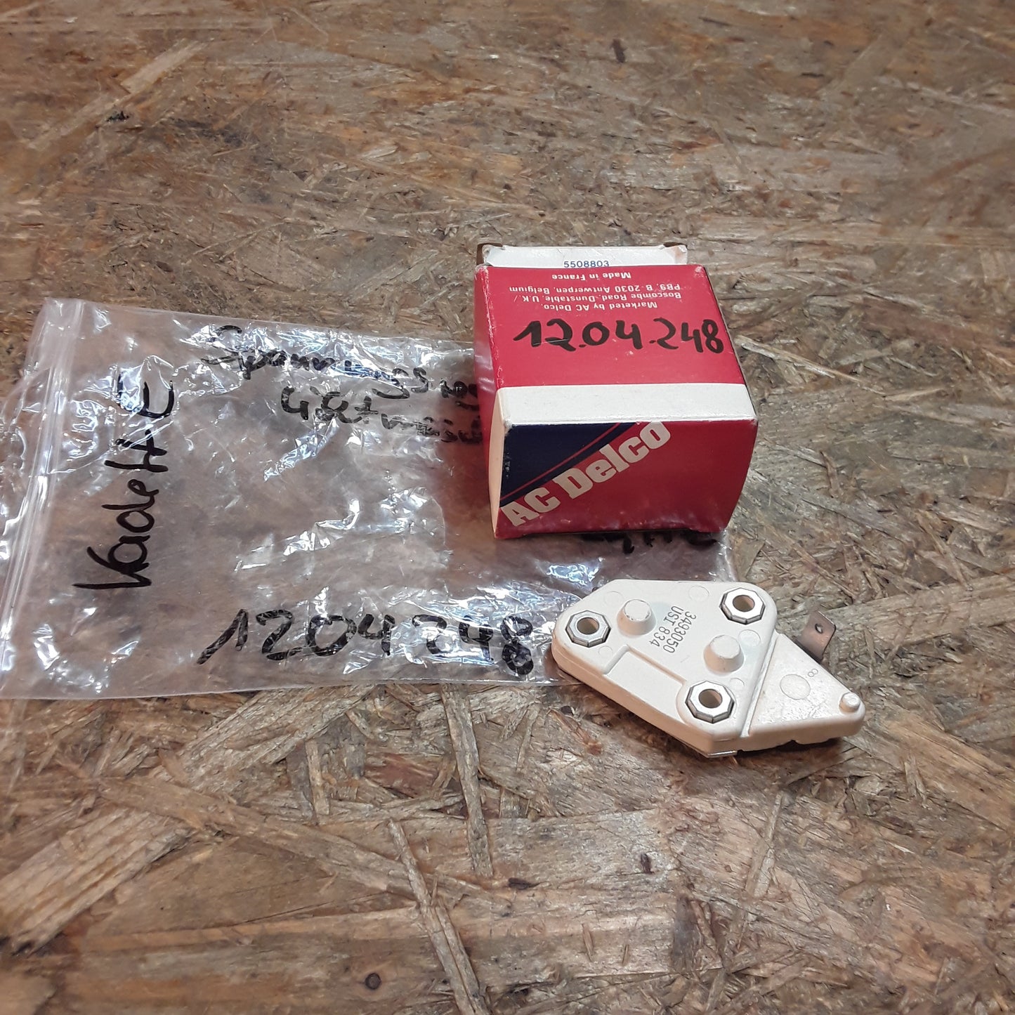 Kadett E Spannungsregler Lichtmaschine original AC DELCO NEU