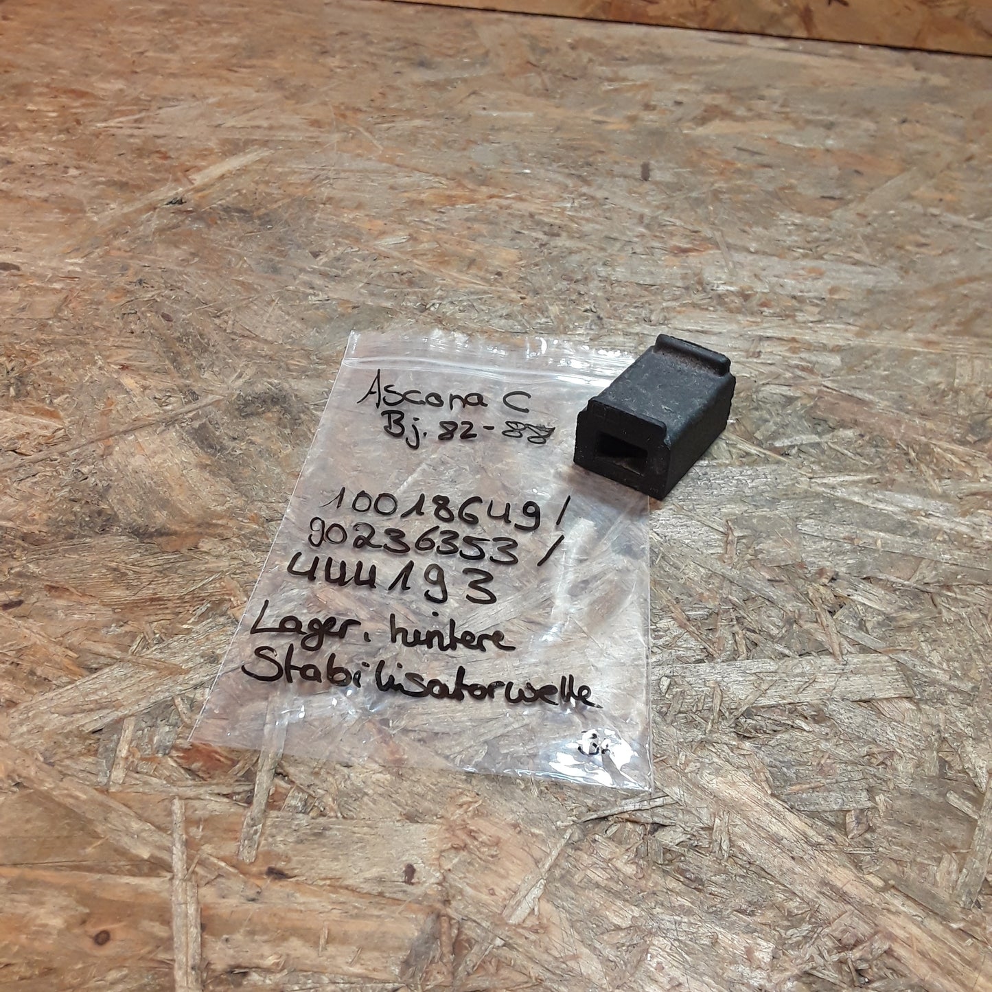 Ascona C Bj 82-88 Lager hintere Stabilisatorwelle original GM Opel NEU