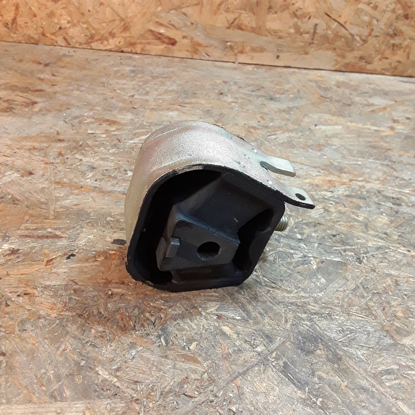 Ascona C Motoraufhängung Halter original GM Opel NEU