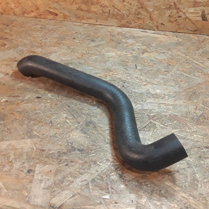 Kadett D 1,3 OHC Kühlerschlauch unten original GM Opel NEU