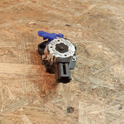 Omega B Caravan Stellmotor Heizung original GM Opel NEU