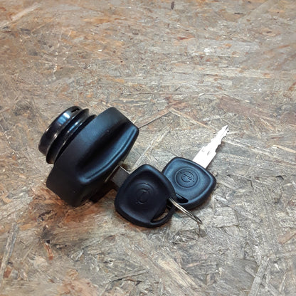 Corsa B (S93) Tankverschluss und Schlüssel original GM Opel NEU