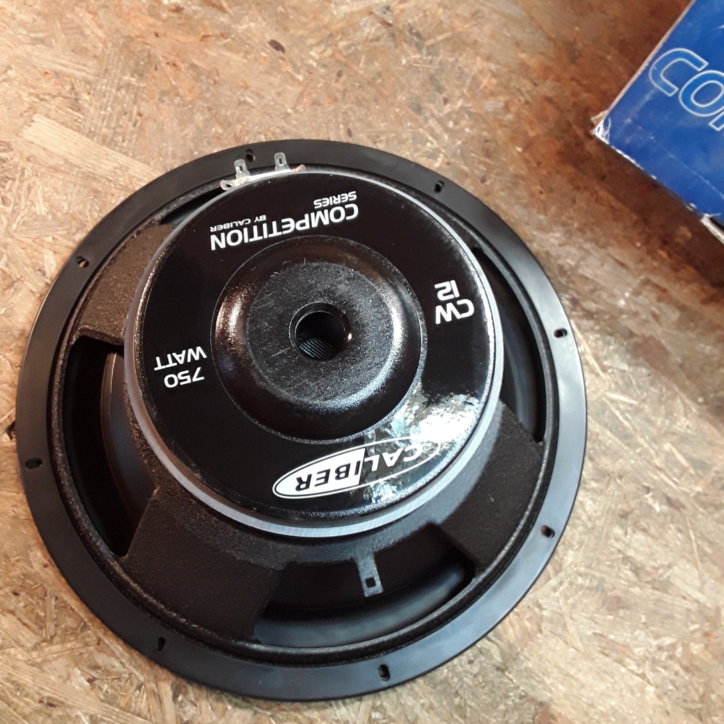 Diverse Fahrzeuge Subwoofer 750 Watt maximal original Caliber NEU