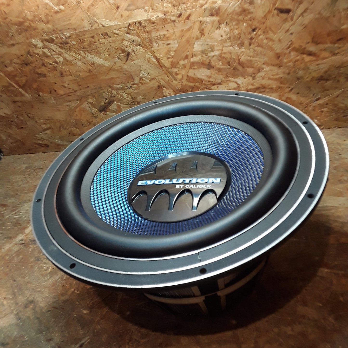 Diverse Fahrzeuge Evolution Subwoofer original Caliber NEU