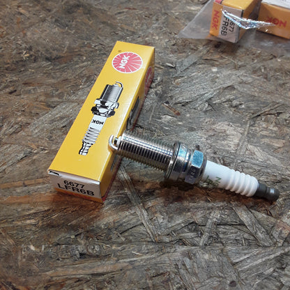 Citroen Peugeot Zündkerzensatz original NGK NEU
