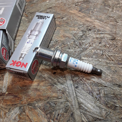Mitsubishi Zündkerzensatz original NGK NEU