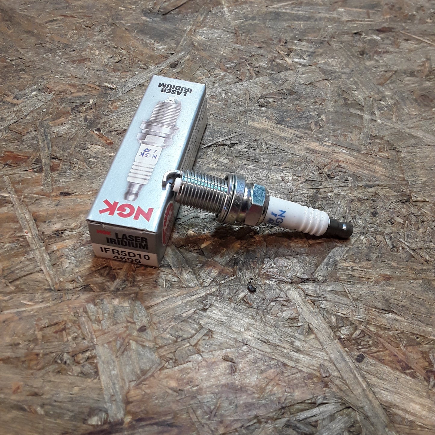 Mercedes-Benz Zündkerze original NGK Laser Iridium NEU