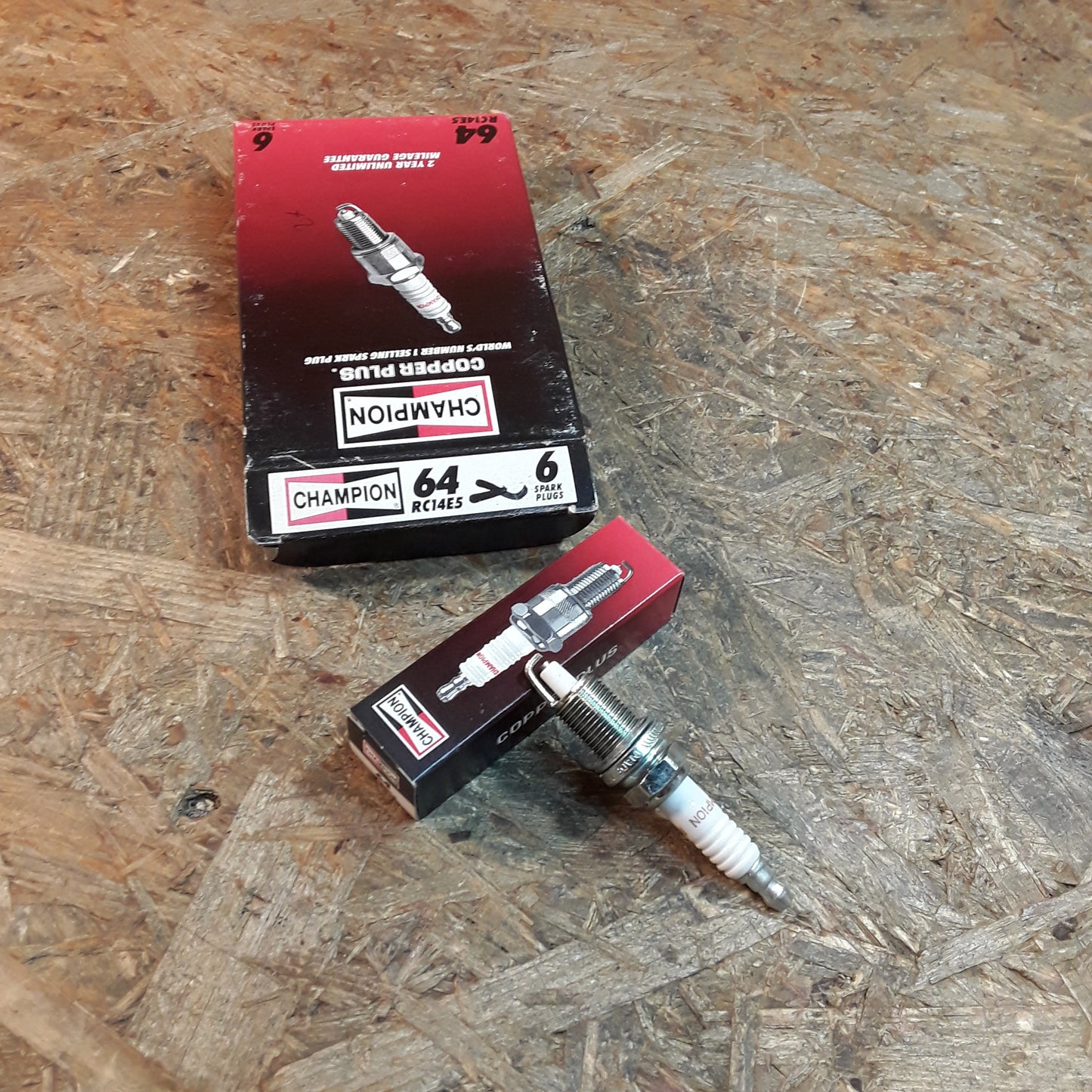 Chrysler Dodge Jeep Zündkerzensatz original Champion NEU