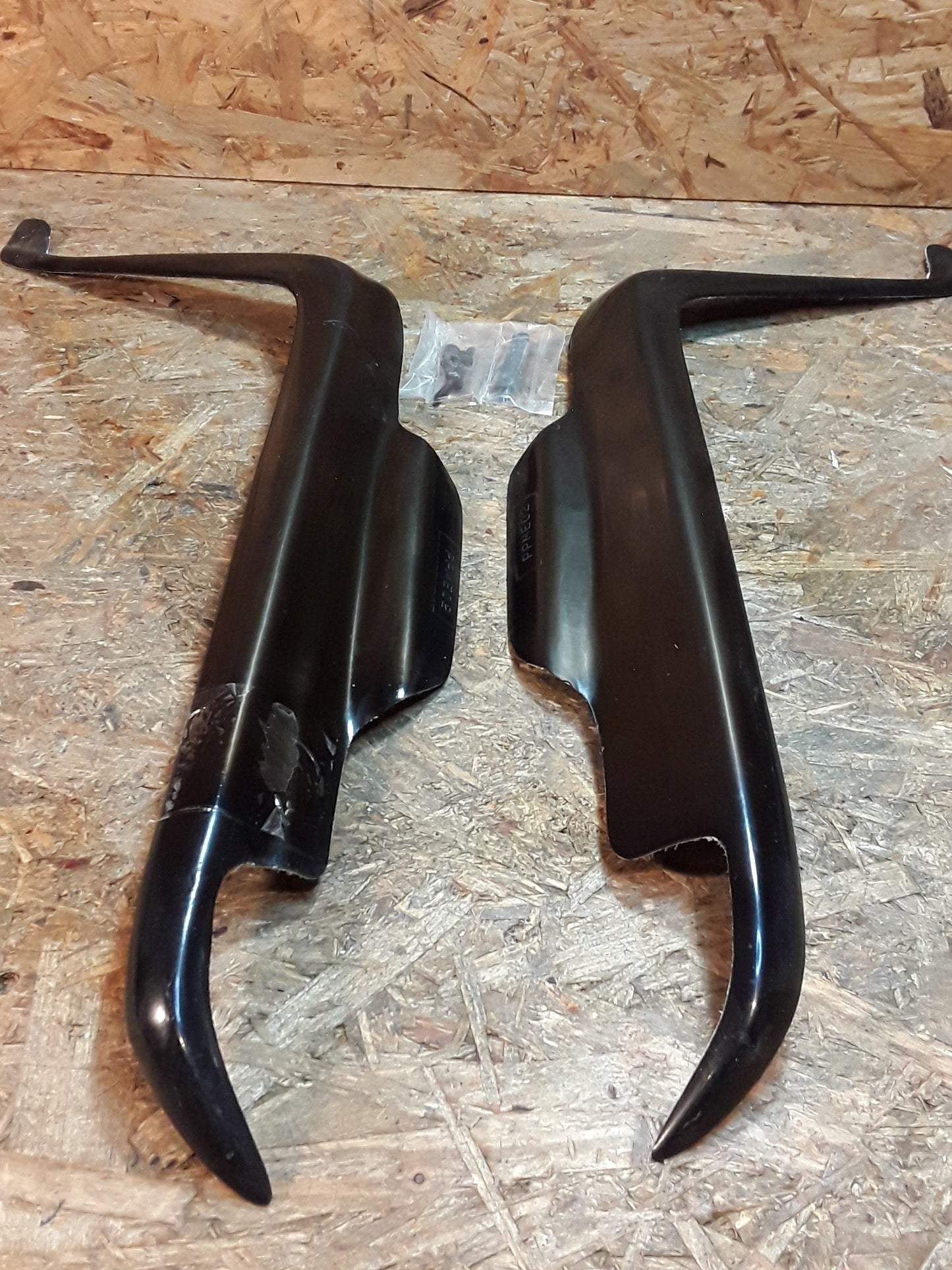 Mercedes W190, Bj 83-93 Scheinwerferblenden original Mattig NEU