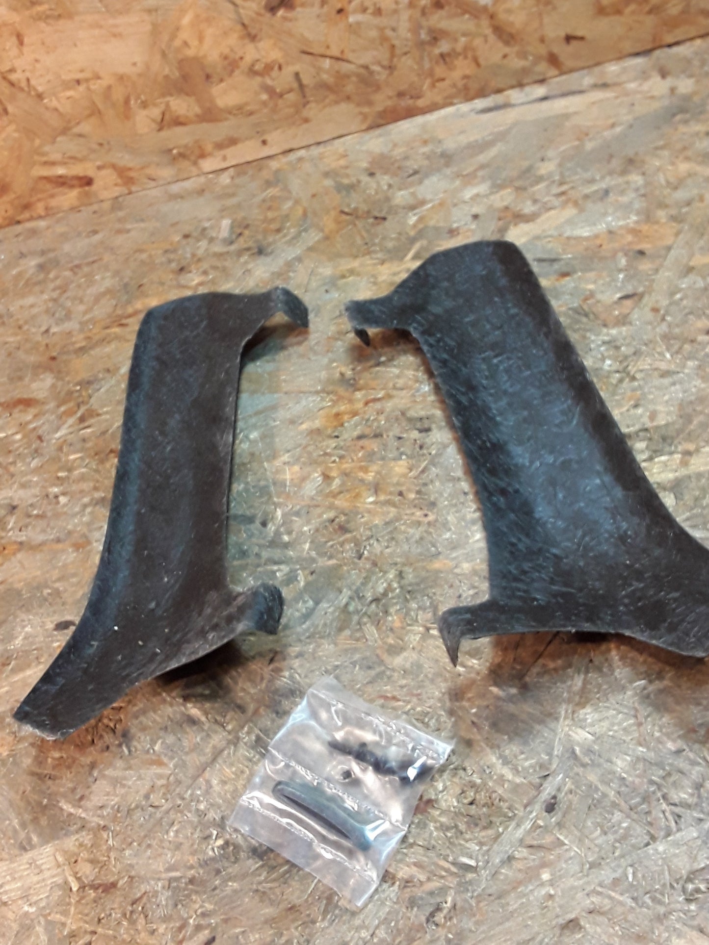 Ford Escort V, Bj 90-95 Scheinwerferblenden original Mattig NEU