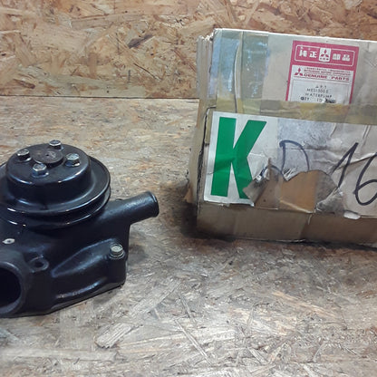 Mitsubishi Canter/Fuso/Rosa 4G30 3300ccm Wasserpumpe original Mitsubishi NEU