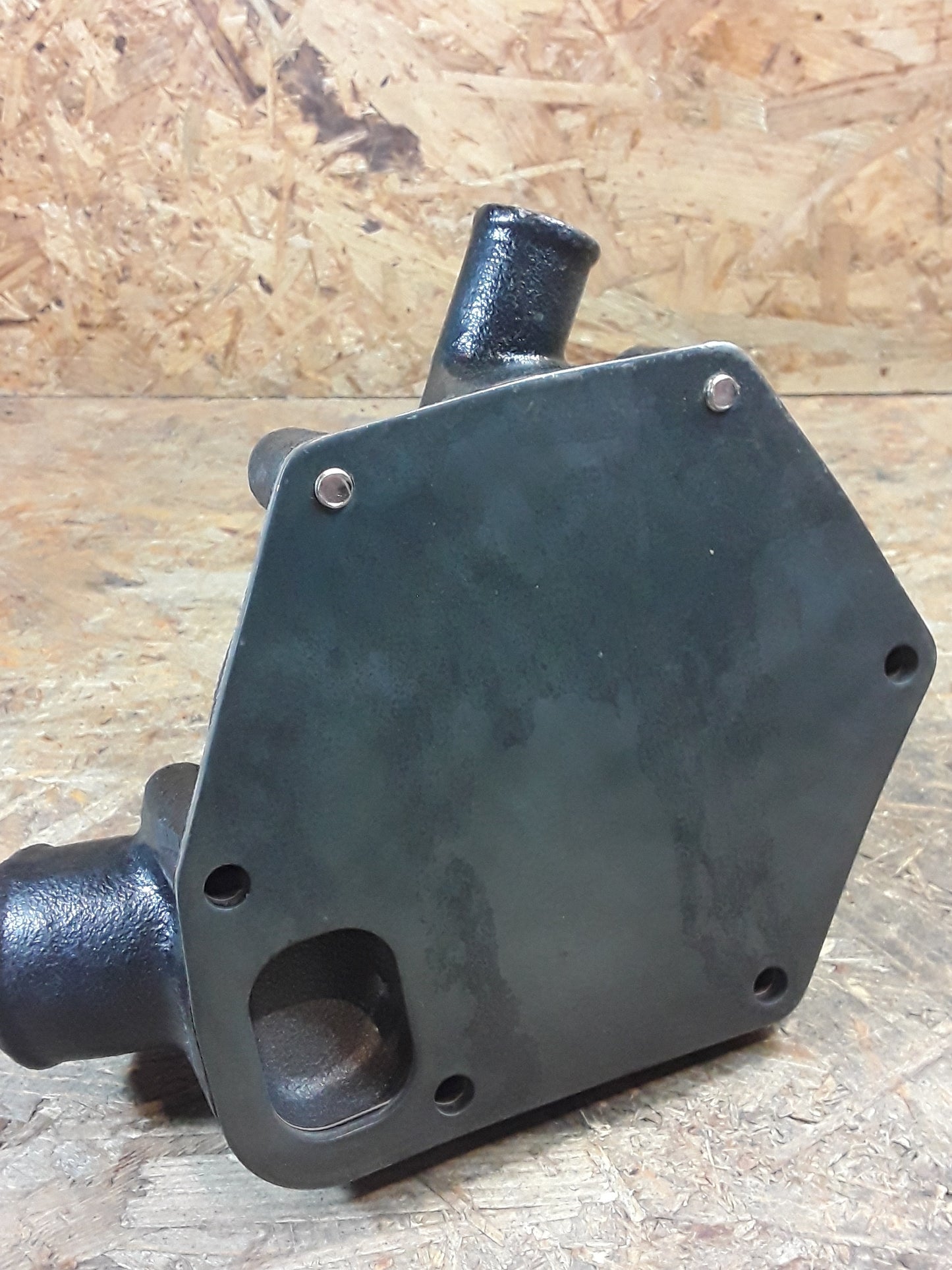 Mitsubishi Canter/Fuso/Rosa 4G30 3300ccm Wasserpumpe original Mitsubishi NEU