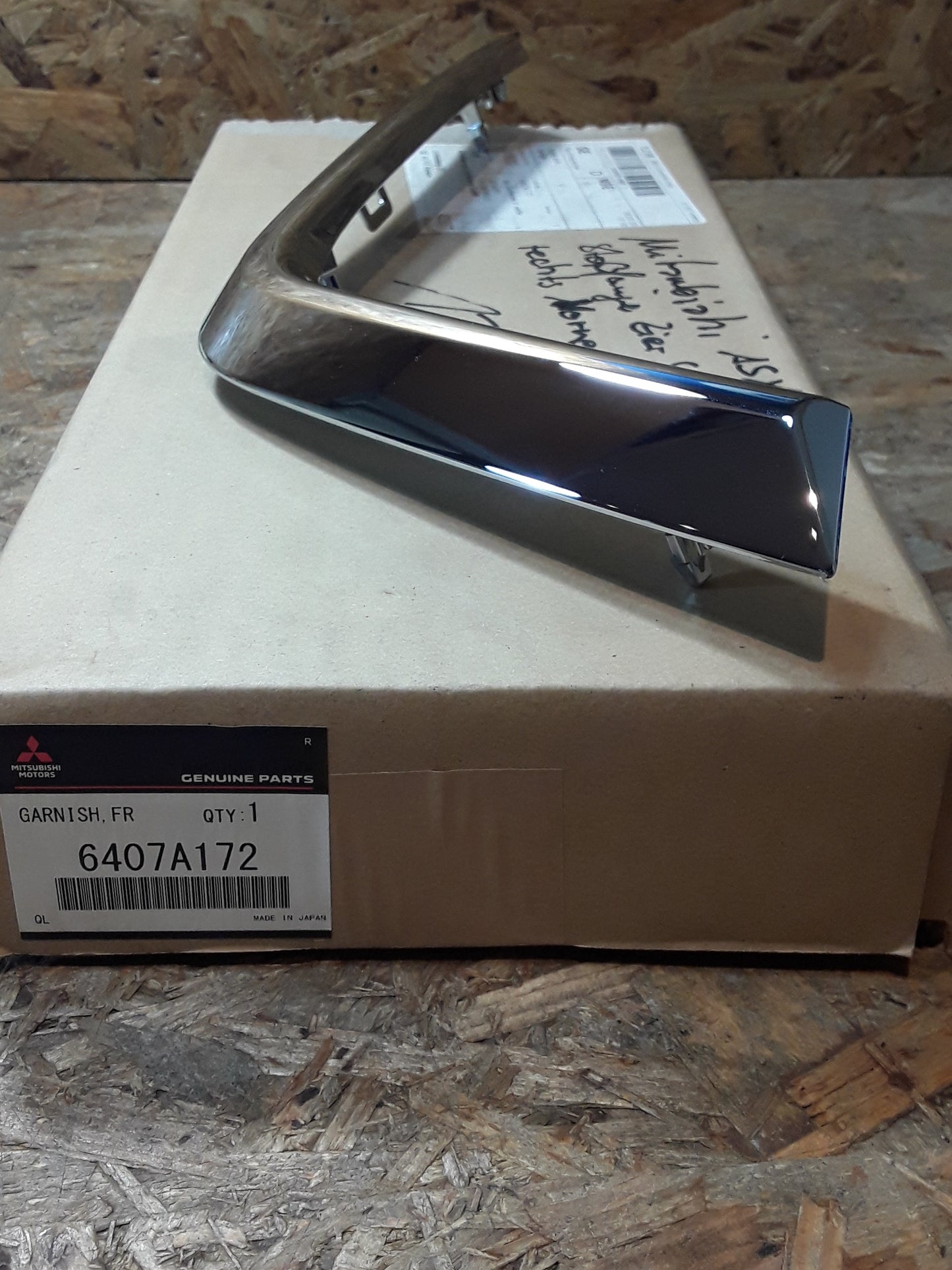 Mitsubishi ASX Stoßstange Zierschutzleiste V.R original Mitsubishi NEU