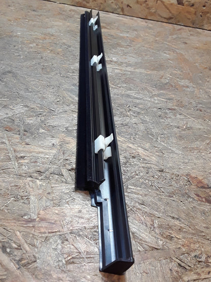 Mitsubishi Lancer Wagon Fensterschachtleiste außen rechts hinten original Mitsubishi NEU