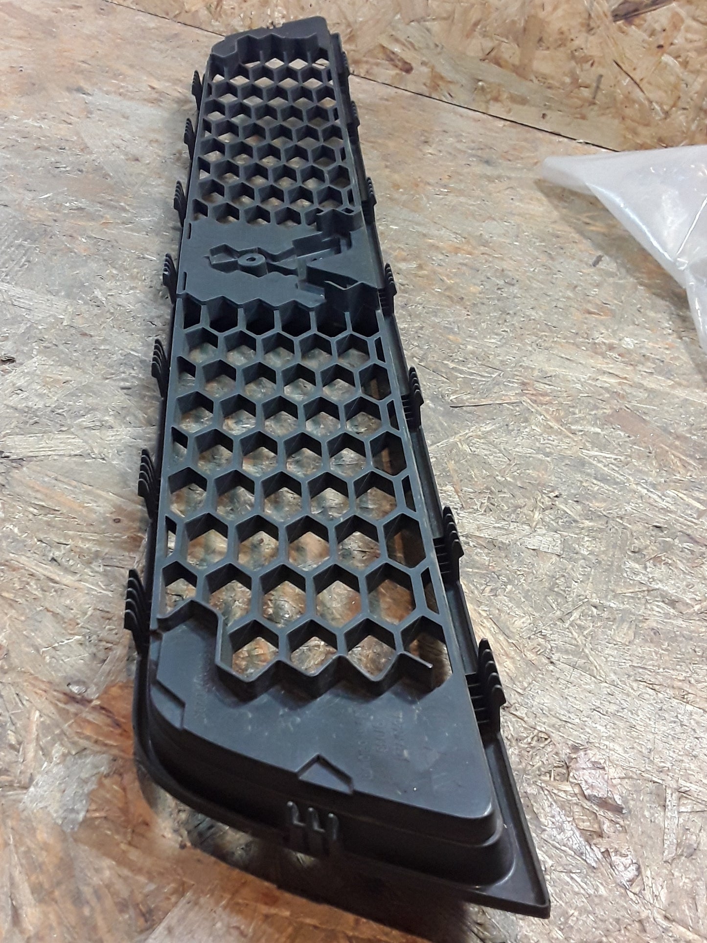 Mitsubishi Colt VI (Z3_A, Z4_A) 1.3l Kühlergrill original GM NEU