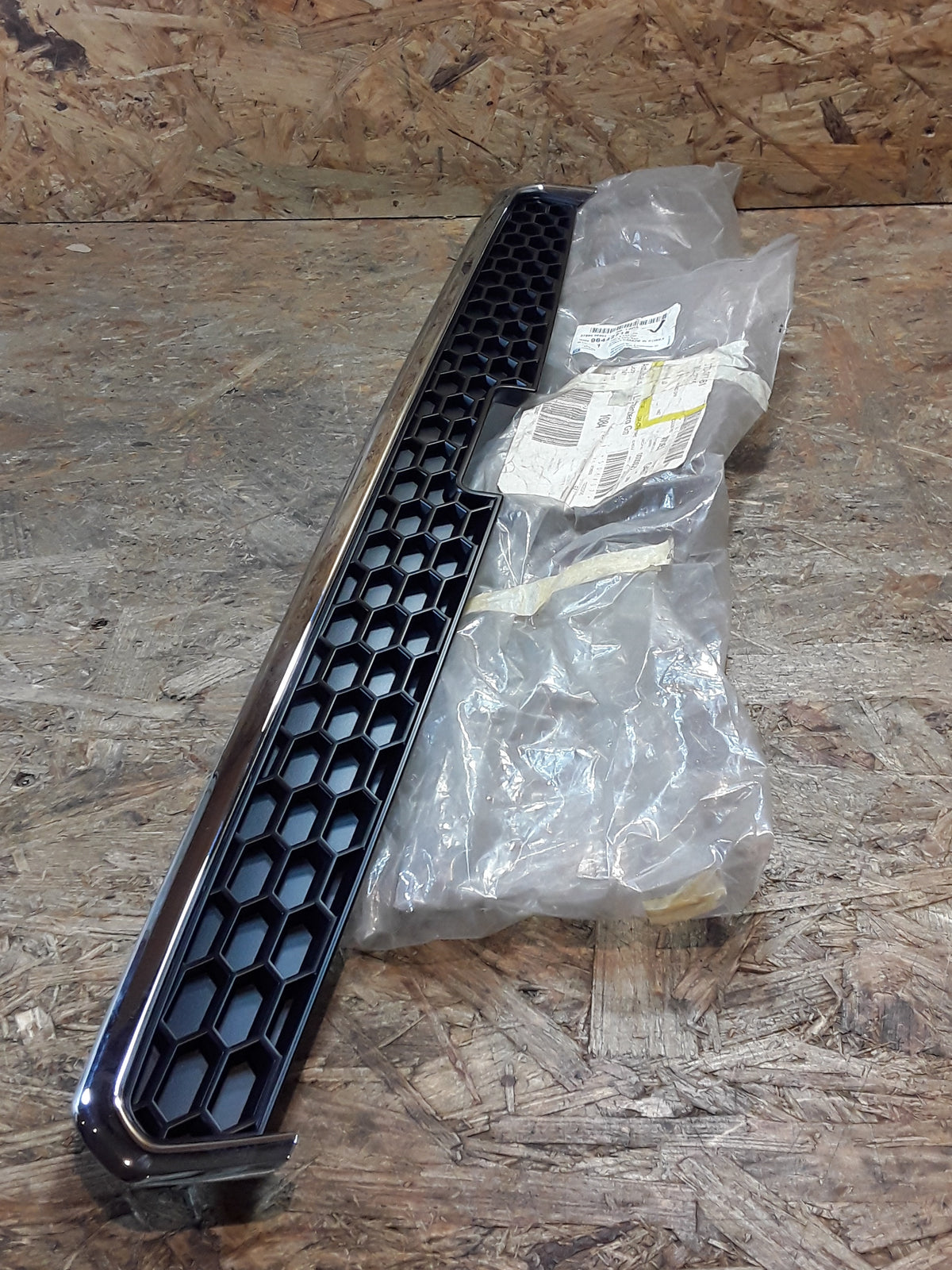 Chevrolet Captiva (C100,C140) Kühlergrill original GM NEU
