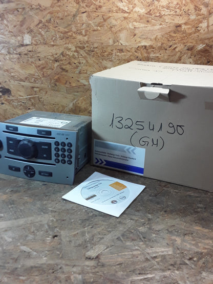 Corsa D Radio (DVD 100 MP3 (Zusatzanschluss, Line-in)) Matt-Chrom original GM NEU