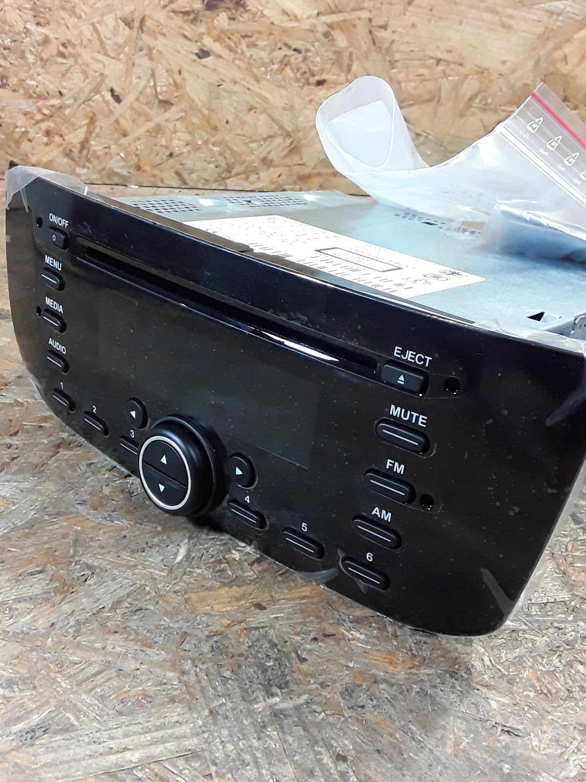 Fiat Punto (199_) 1.2 Bj 12-24 (Motoren in Beschreibung) Autoradio original Fiat NEU