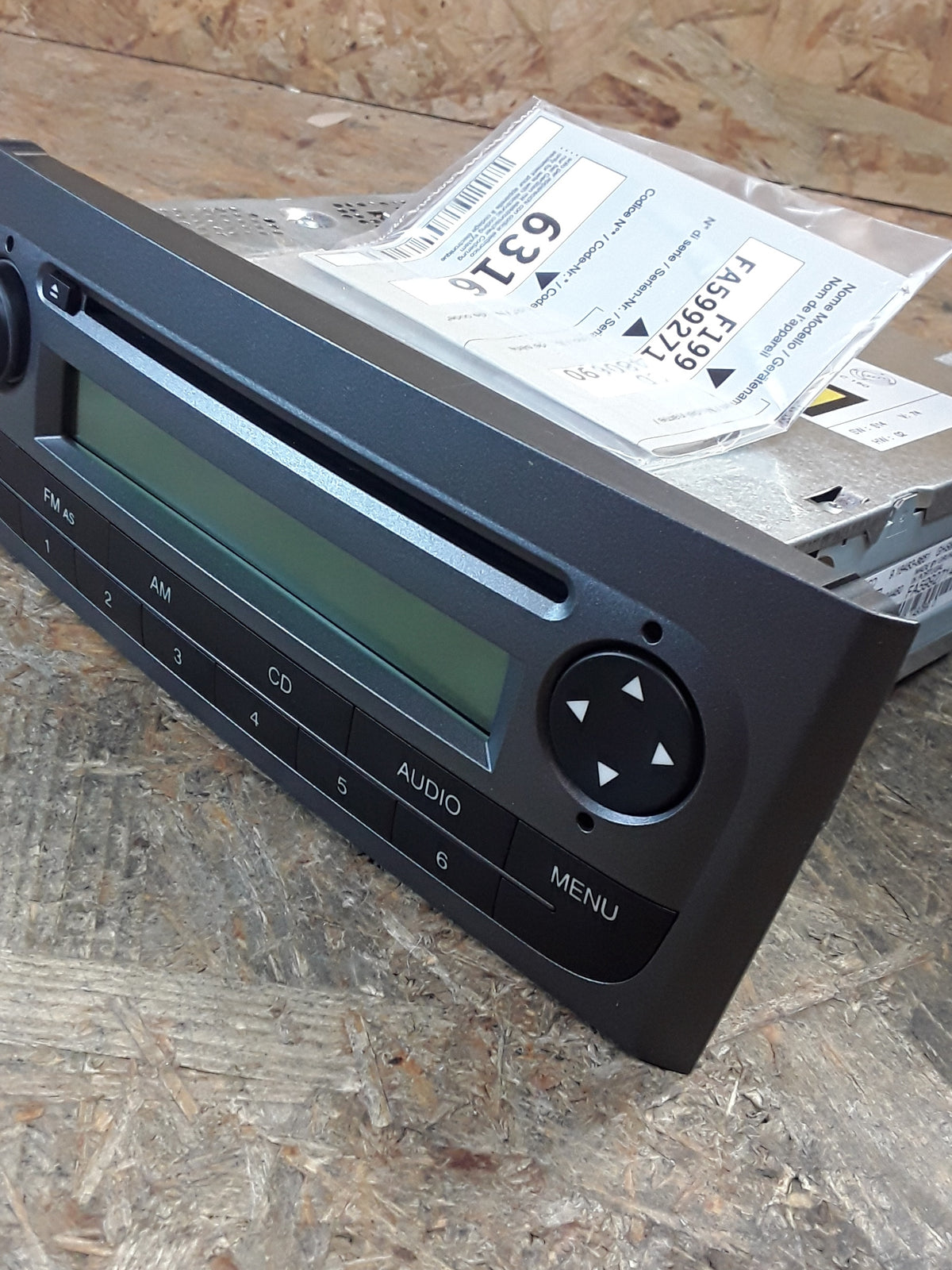 Fiat Grande Punto (199_) 1.4 16V, Bj 05-11 Autoradio (Motoren in Beschreibung) original Fiat NEU