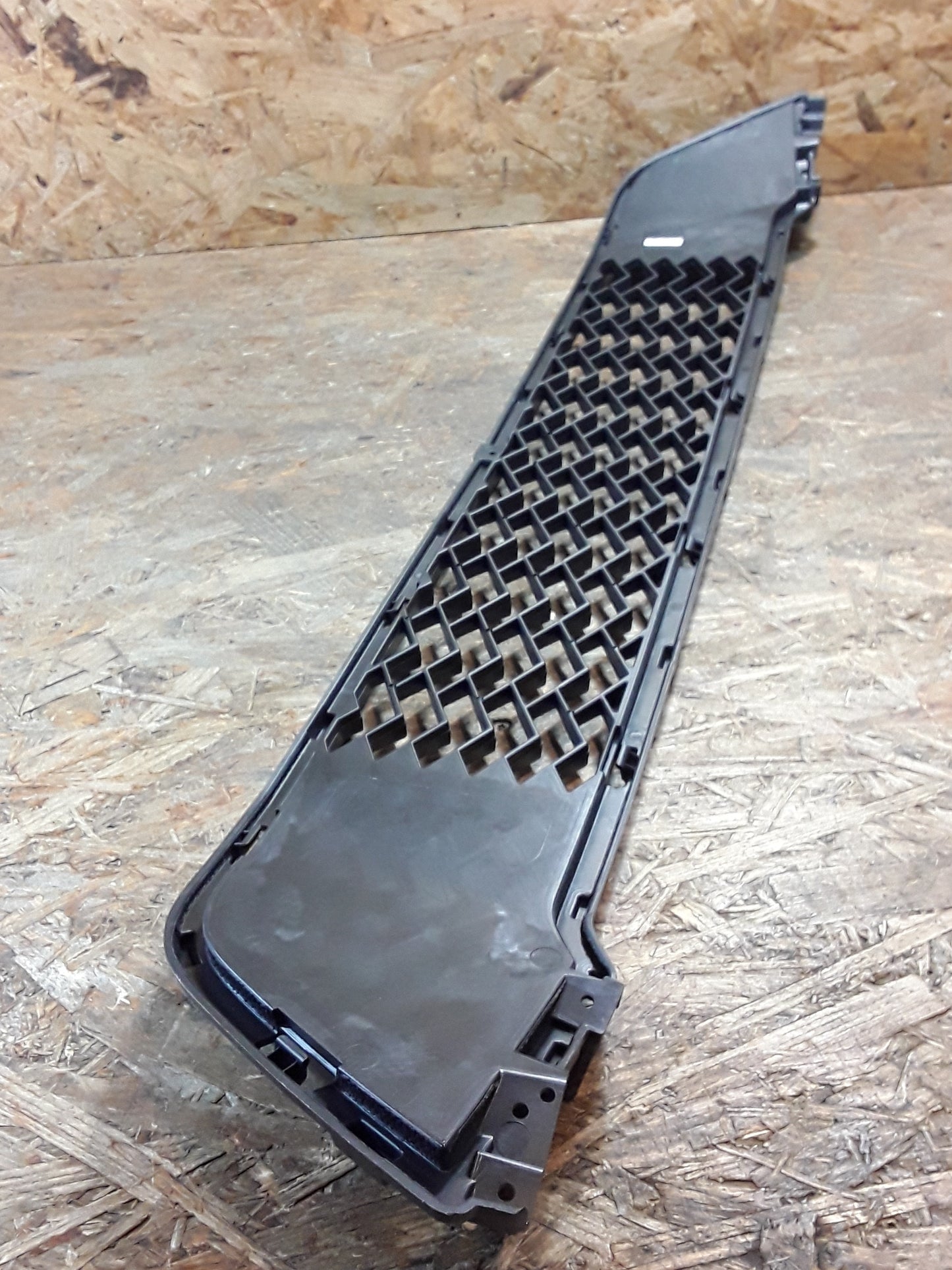 Chevrolet Spark Bj 10 1.0l Kühlergrill an Stoßstange vorne original GM NEU