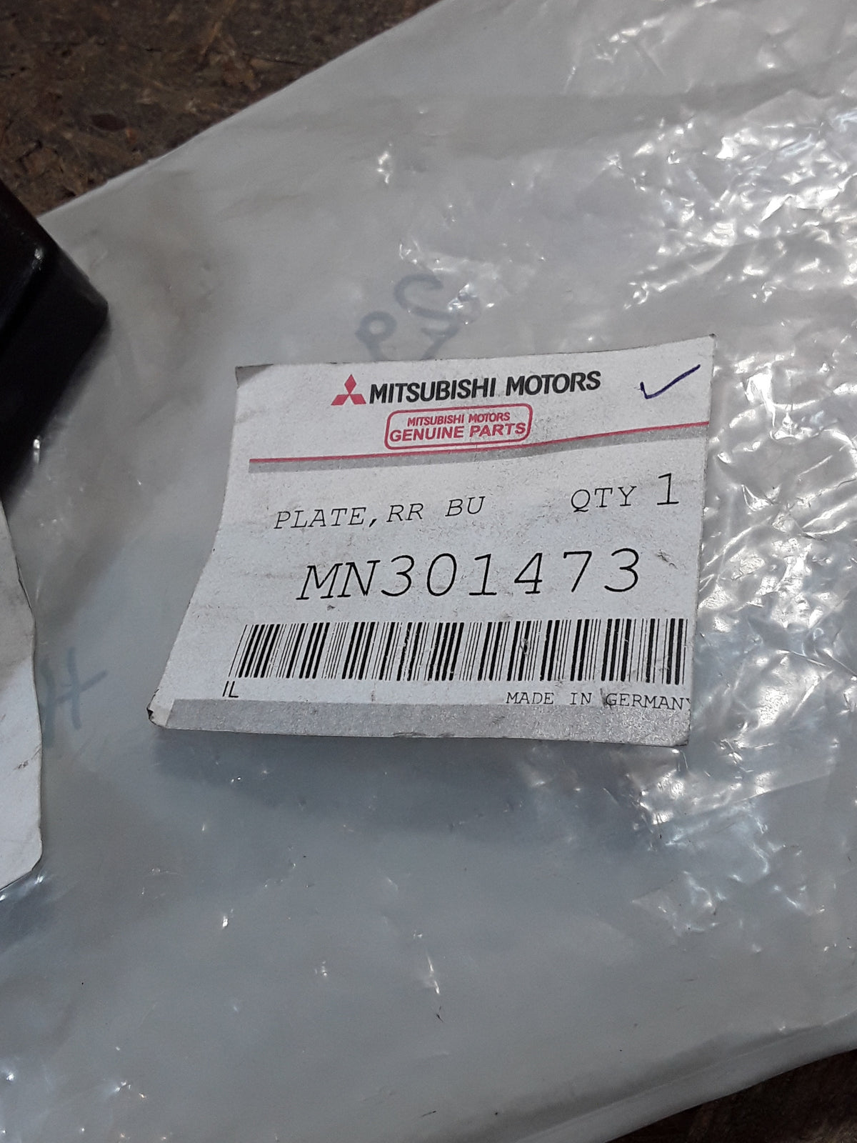 Mitsubishi Colt Halter Stoßstange H.R original Mitsubishi NEU