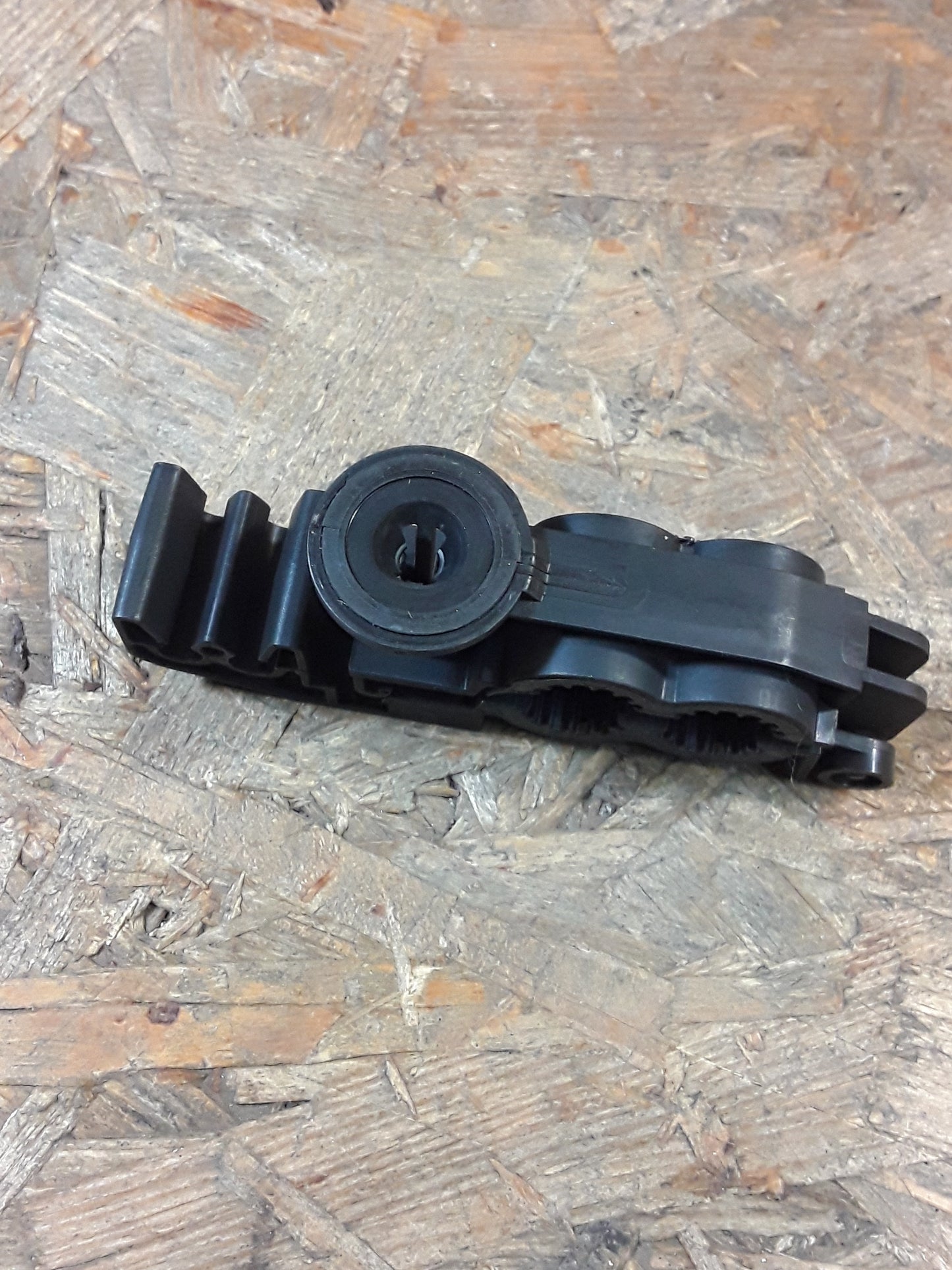 Astra J Cascada Clip Kraftstoffleitung original GM NEU
