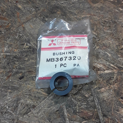 Mitsubishi Fuso Buchse Schaltgestänge Sitz Rückzugfeder des Schalthebels, LWR original Mitsubishi NEU