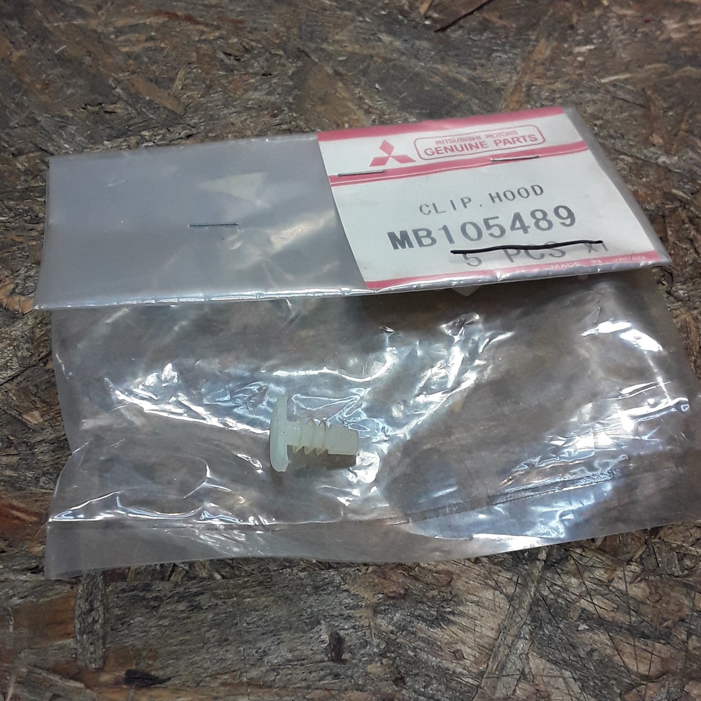 Mitsubishi Pajero W46W Klammer/ Clip Innenleiste original Mitsubishi NEU