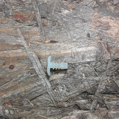Mitsubishi Pajero W46W Klammer/ Clip Innenleiste original Mitsubishi NEU