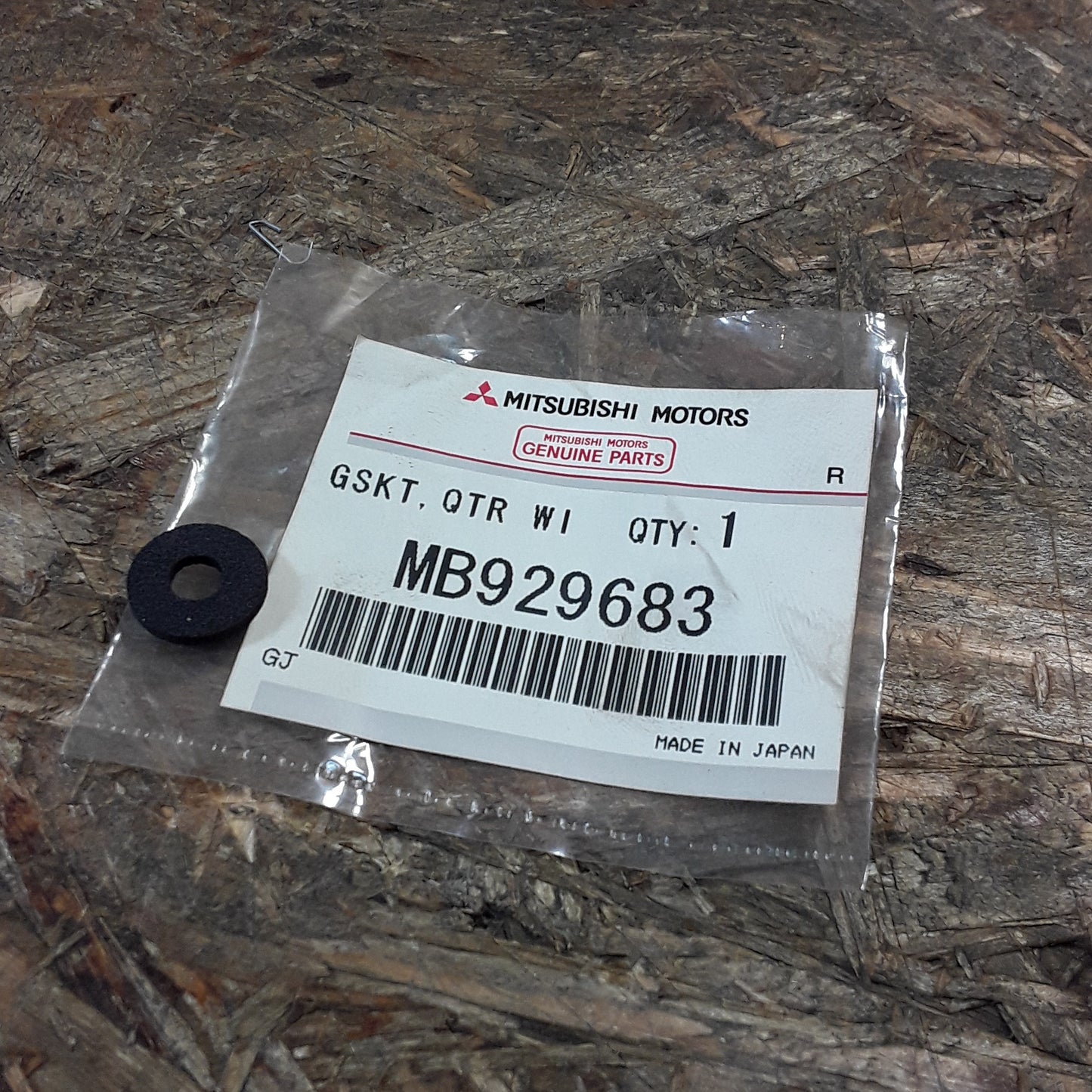 Mitsubishi diverse Modelle Dichtung für Clip an Seitenscheibe original Mitsubishi NEU