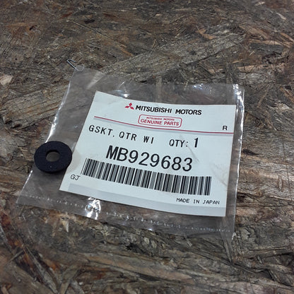 Mitsubishi diverse Modelle Dichtung für Clip an Seitenscheibe original Mitsubishi NEU