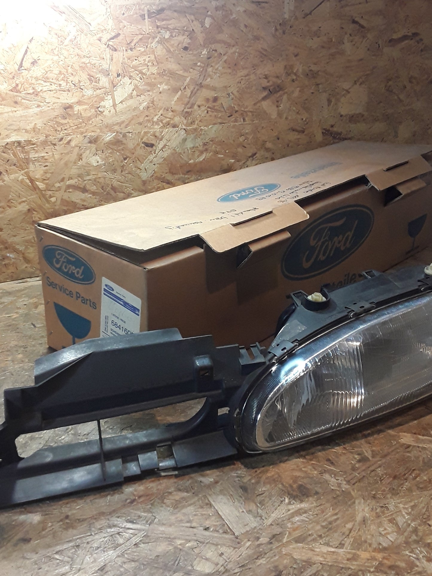 Ford Mondeo Bj 93-96 Hauptscheinwerfer links original Ford GEBRAUCHT