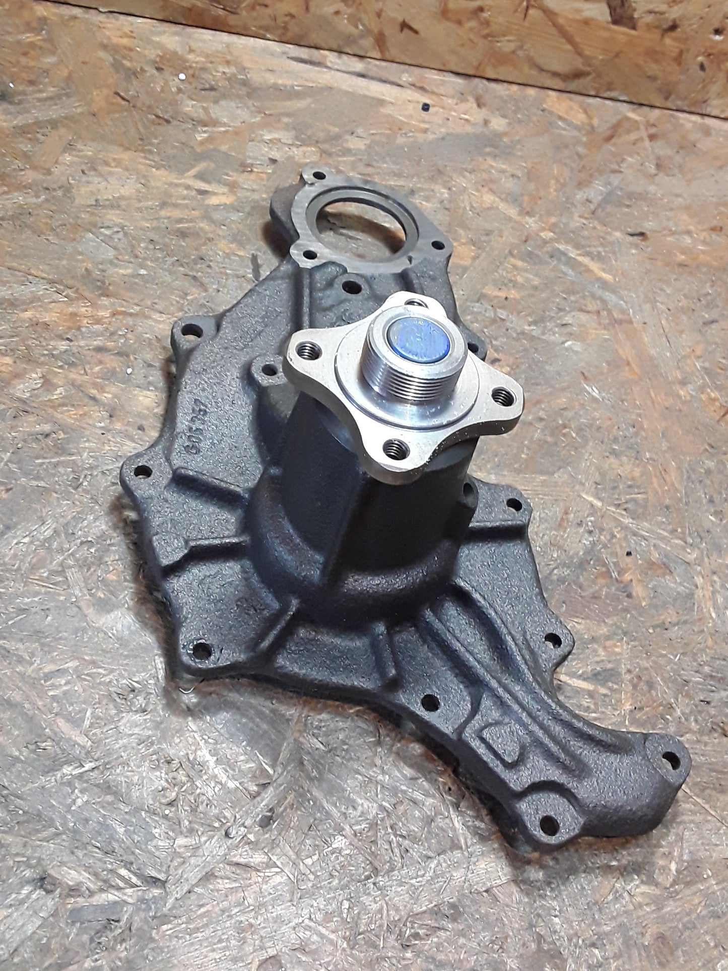 Ford Sierra Bj 84-88 2.0-2.8i/ 66-110KW Wasserpumpe original Ford NEU