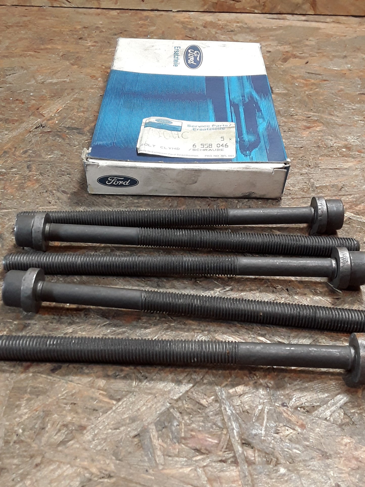 Ford Escort V 2,0/ VI 2,0 Scorpio I 2,0/ II 2,6 Zylinderkopfschrauben original Ford NEU