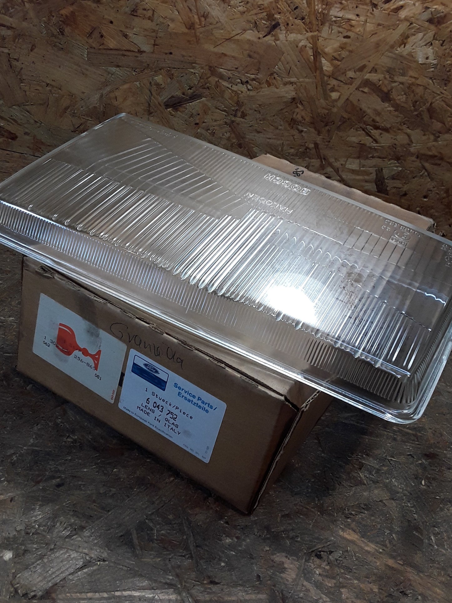 Ford Granada Mk2/Mk3 77-85 Scheinwerferglas Streuscheibe links original Ford NEU