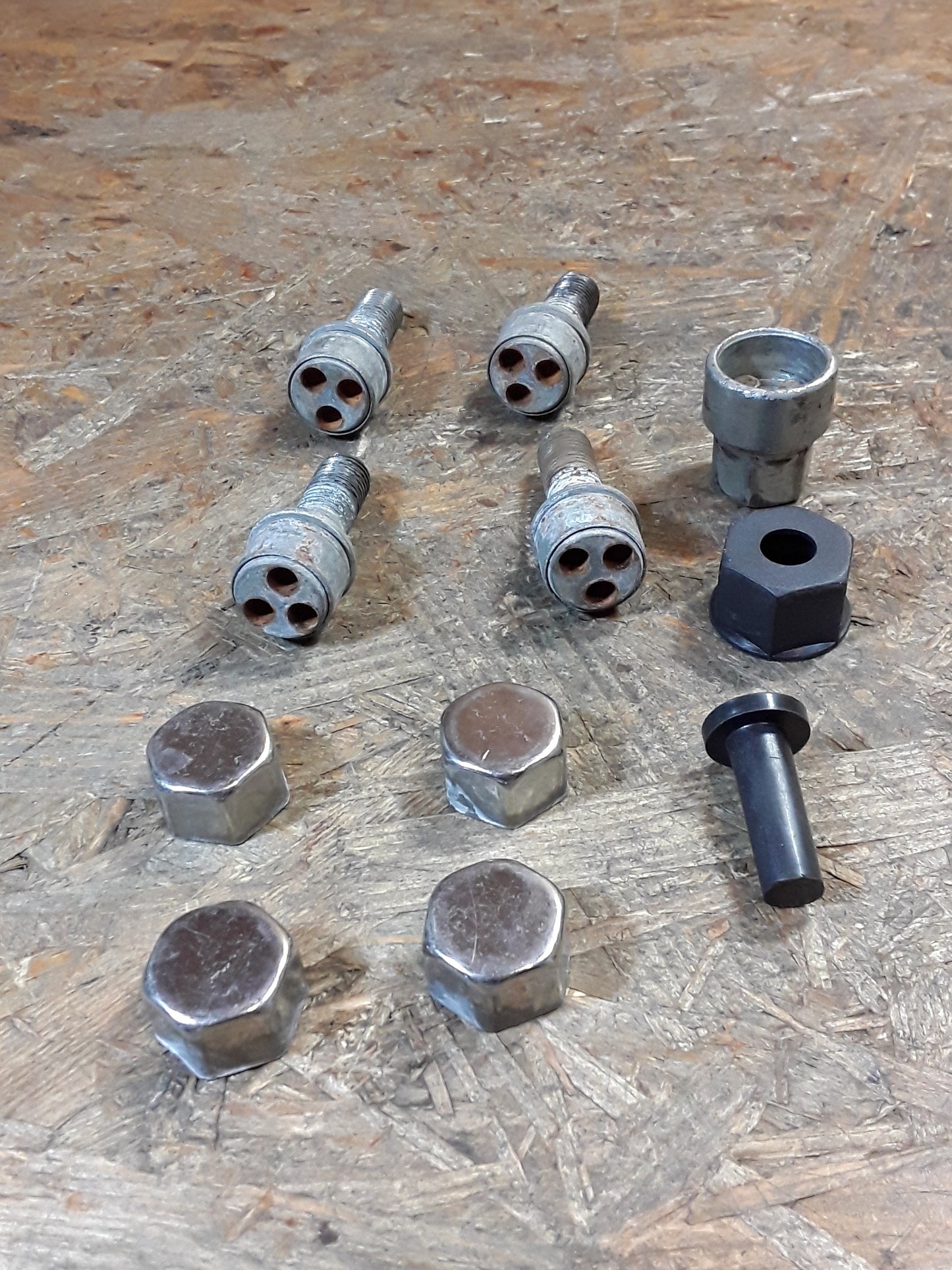Ford Focus Bj 98-05 Räder Diebstahlsicherung original Ford NEU