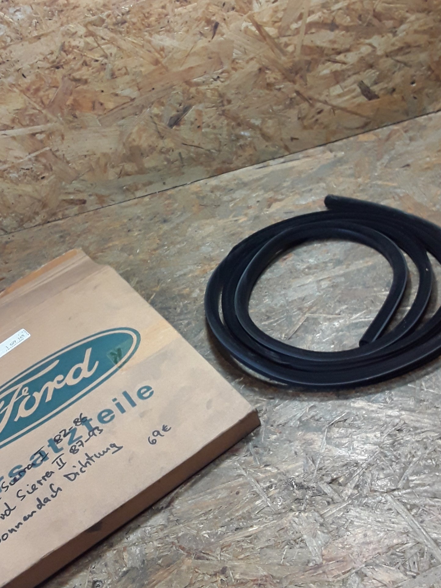 Ford Sierra l / ll Dichtung Sonnendach original Ford NEU