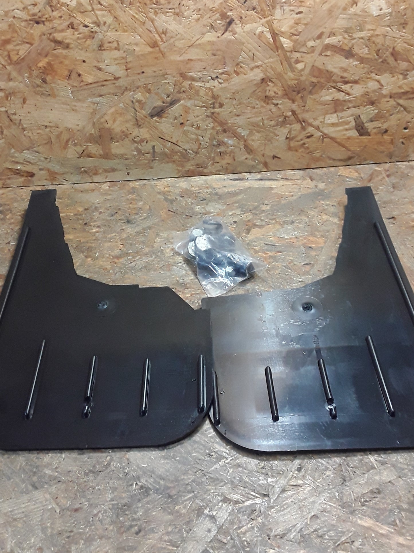 Ford Scorpio Schmutzfänger hinten original Ford NEU