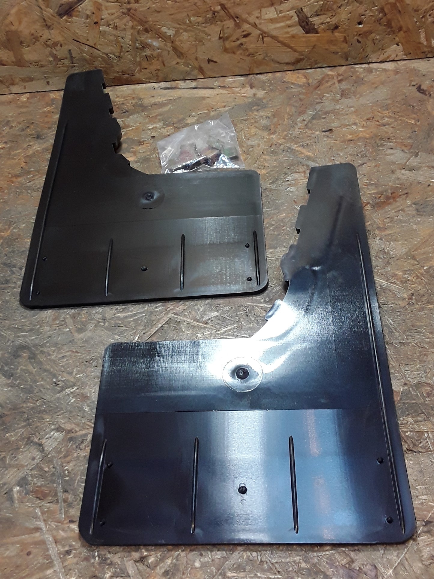 Ford Fiesta ab Mod. 89 Schmutzfänger hinten original Ford NEU