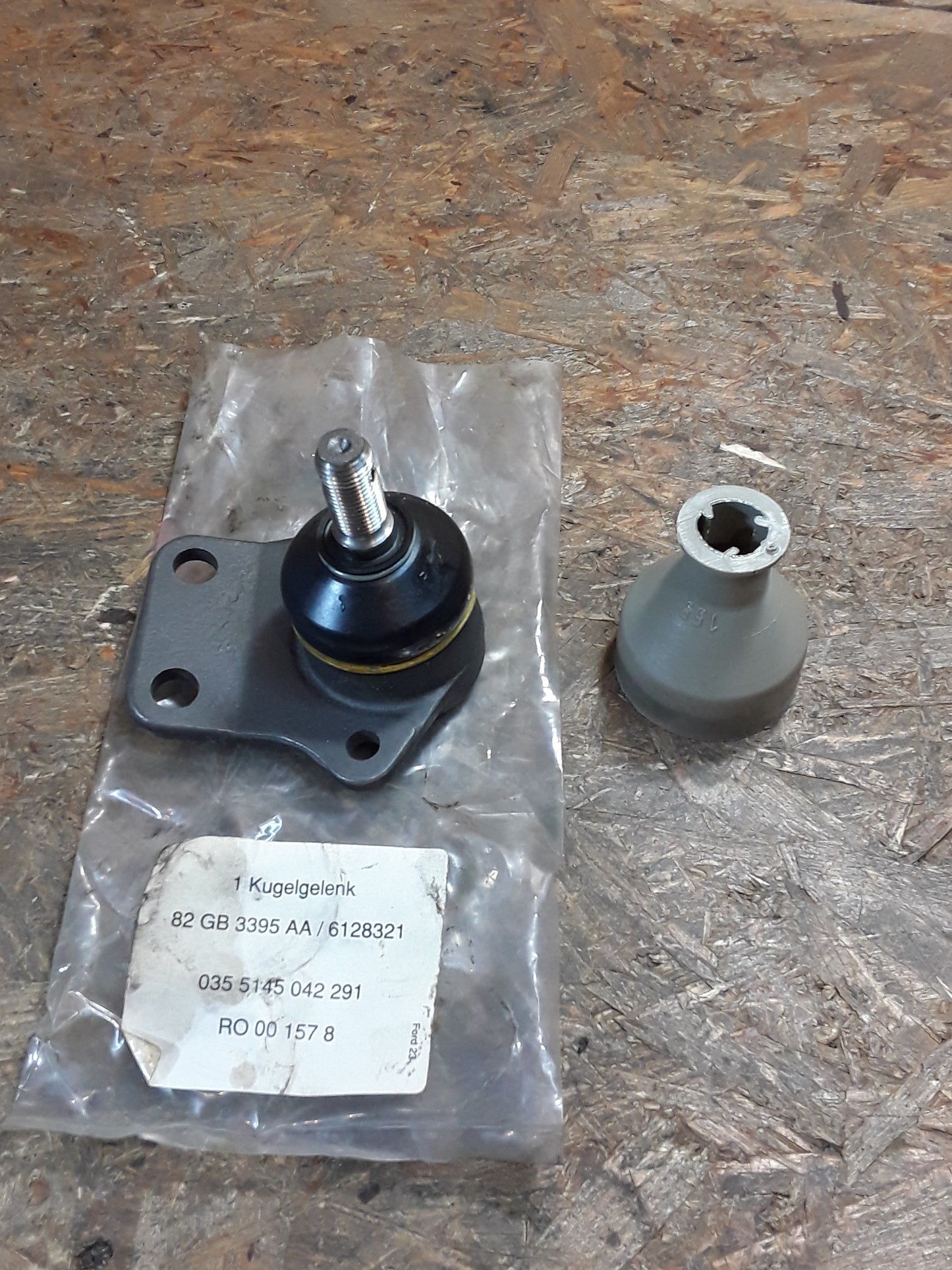 Ford Consul/  Granada Trag/Führungsgelenk original Ford NEU