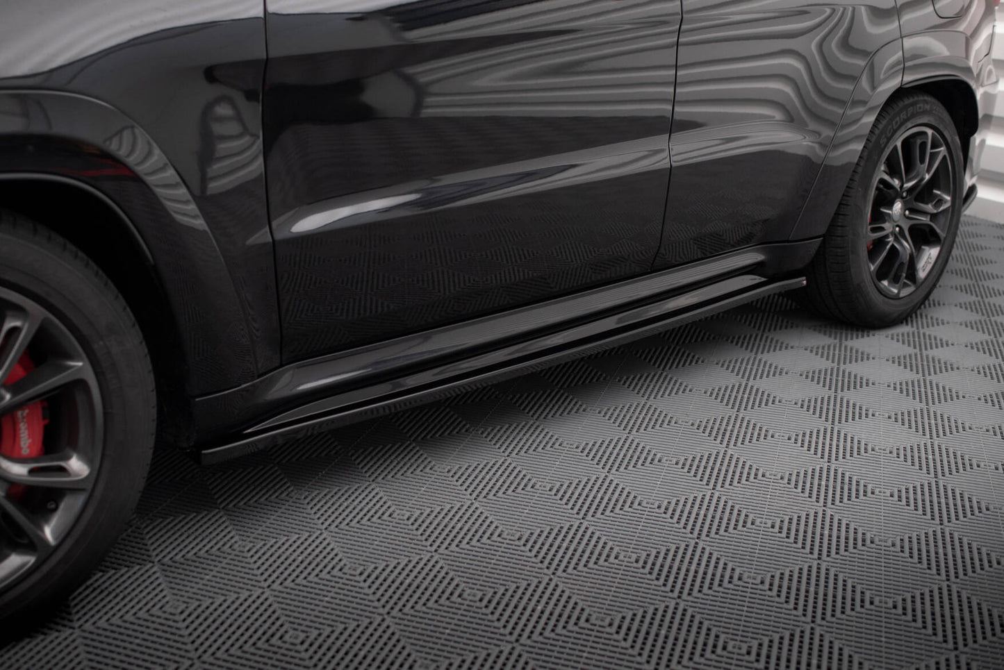Maxton Seitenschweller Ansatz für Jeep Grand Cherokee SRT WK2 Facelift schwarz Hochglanz