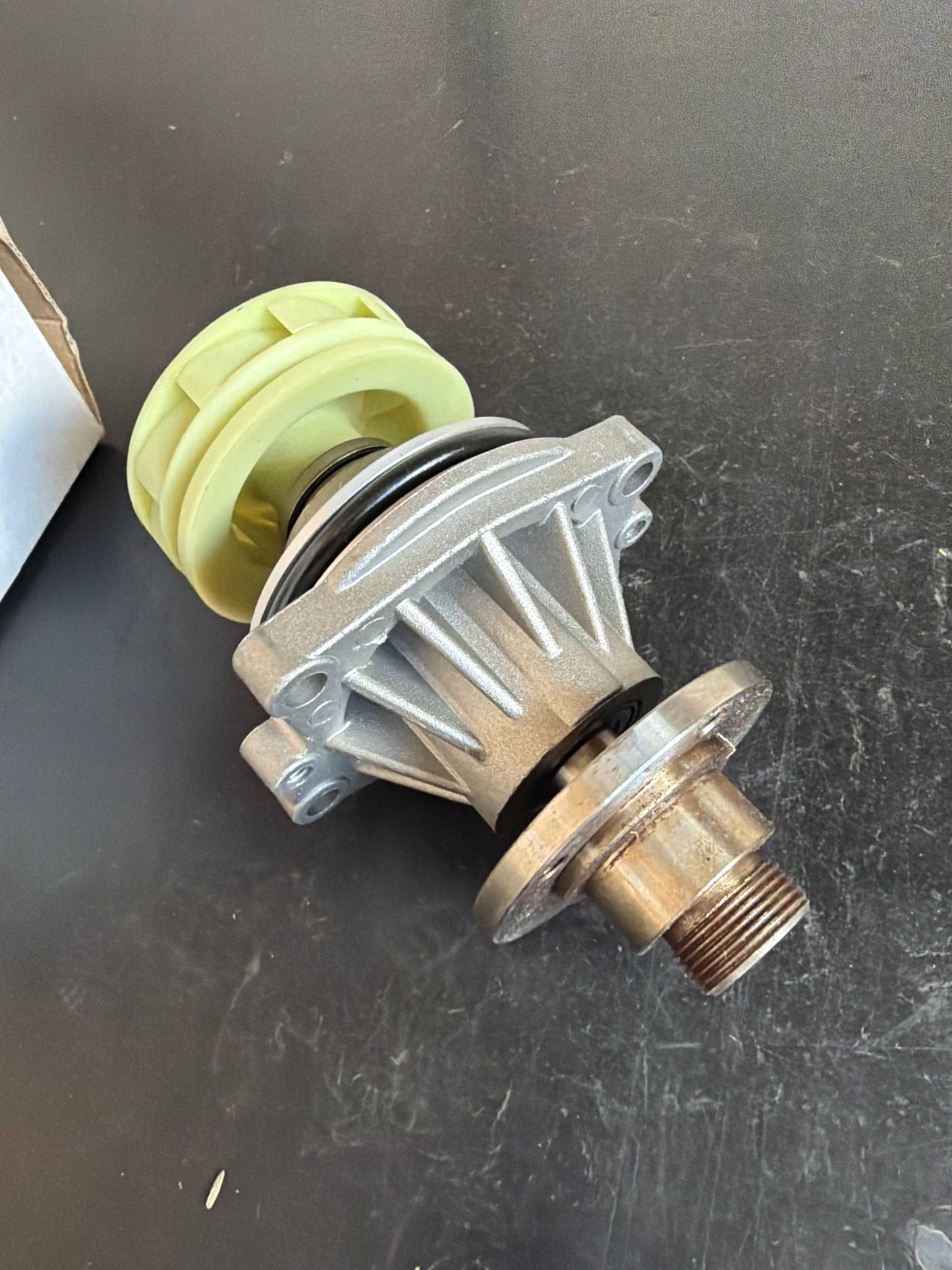 Original GM Opel Omega B 2,5 TD Wasserpumpe NEU