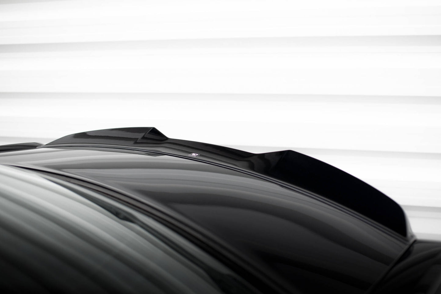 Maxton Spoiler CAP für 3D Chrysler 300 Mk2 schwarz Hochglanz