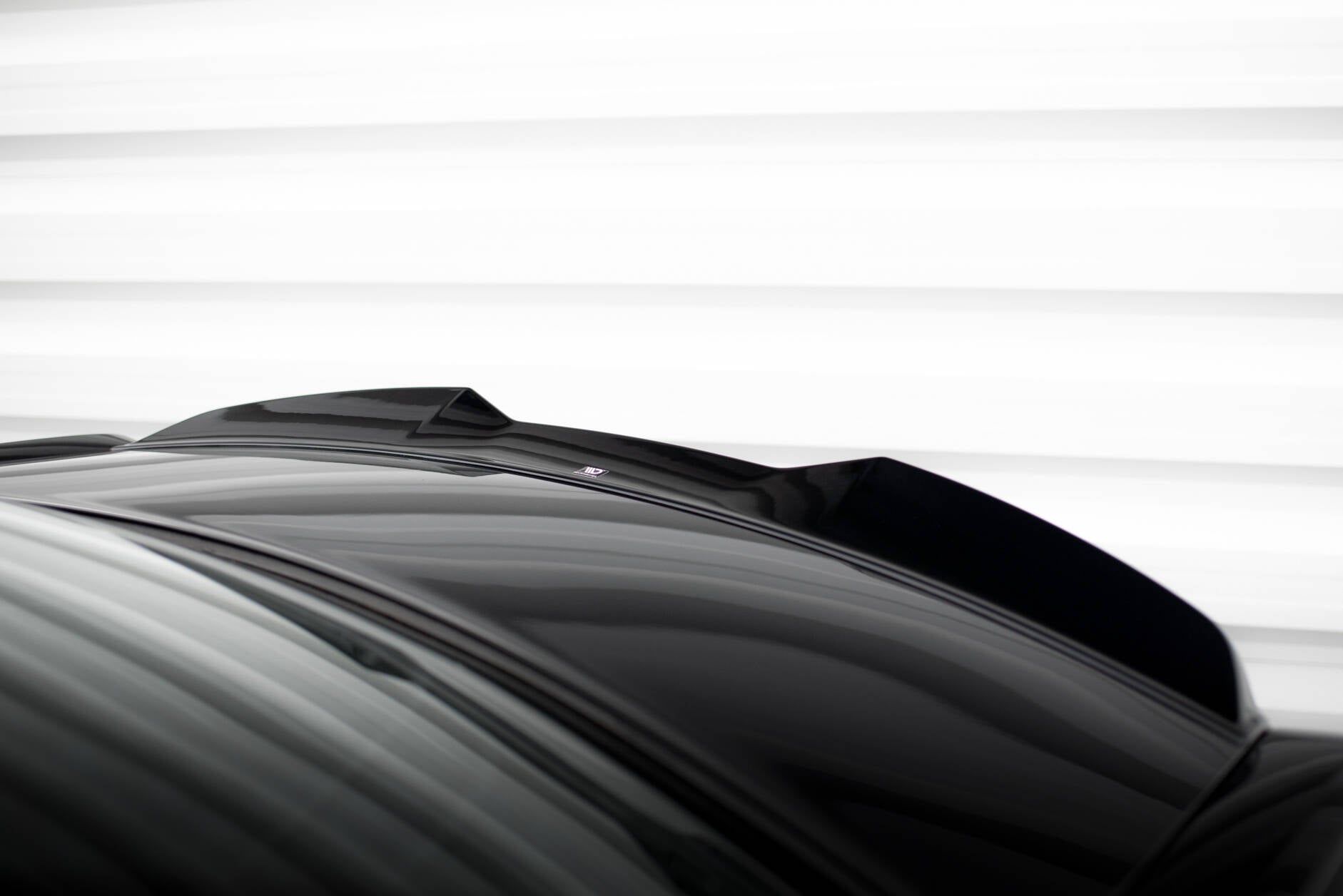 Maxton Spoiler CAP für 3D Chrysler 300 Mk2 schwarz Hochglanz