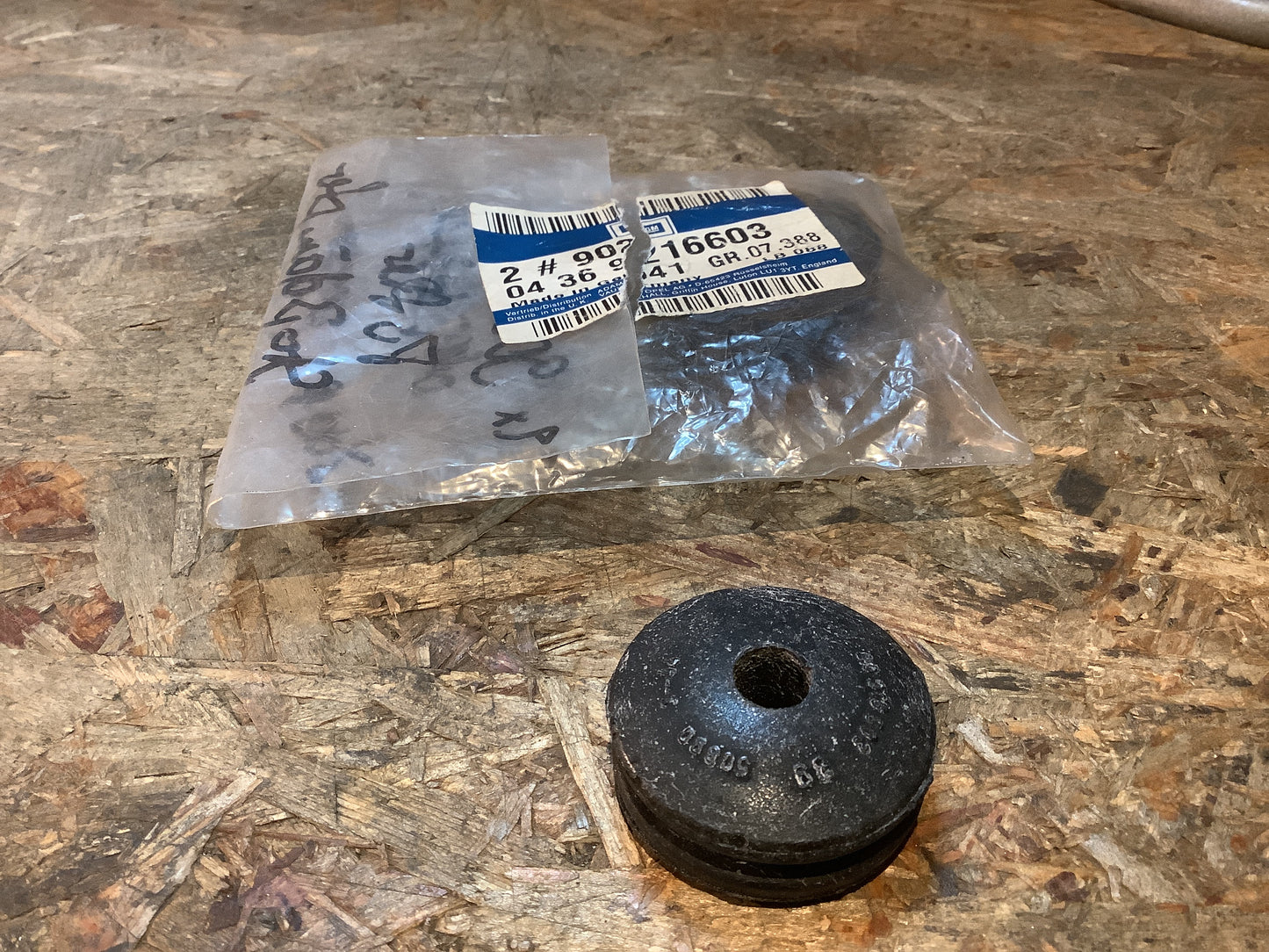 Opel Astra F Puffer Stoßdämpfer hinten Original GM NEU